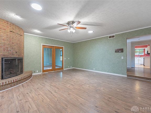 5th image of 851 Weybridge Dr