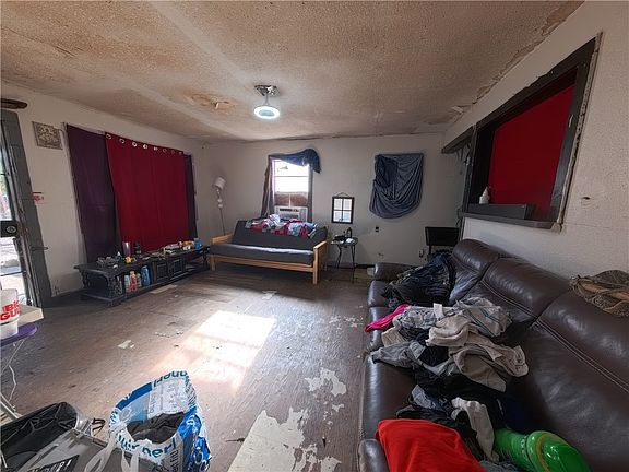5th image of 1720 Morris St