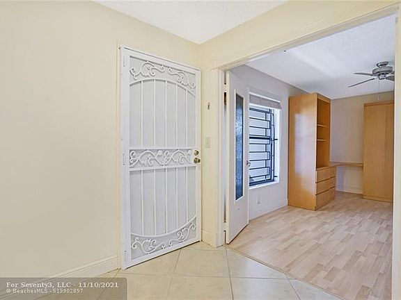 4th image of 4410 NW 20th St #468