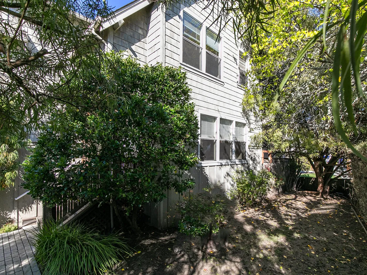 3 bed, 1126 sqft, $4,745 — Photo 3