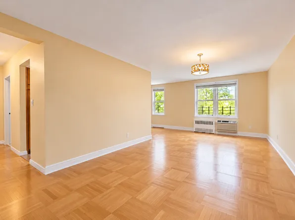 3901 Independence Avenue image 1 of 21