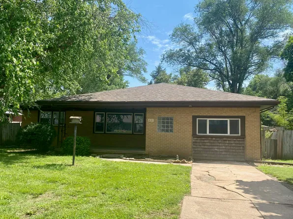 431 E 9th Ave, Belle Plaine, KS 67013