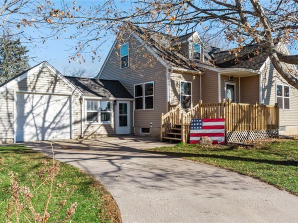 600 3rd St E Newhall Ia 52315 Zillow