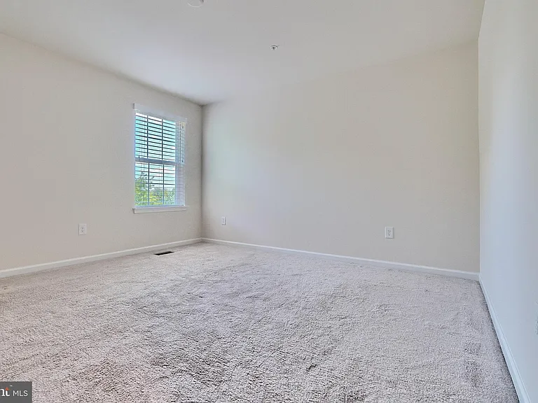 8016 Blue Stream Dr — Photo 20