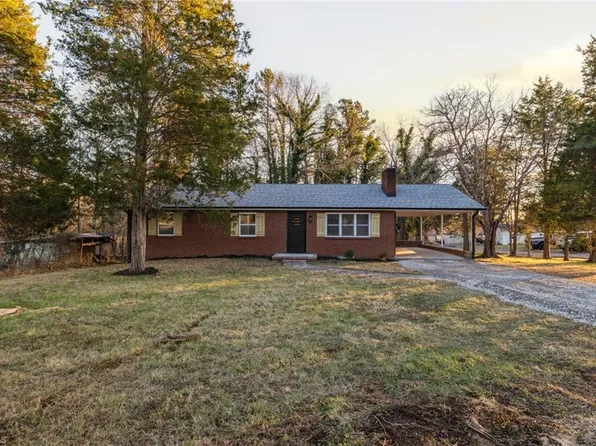 305 Hilton Rd, Advance, NC 27006