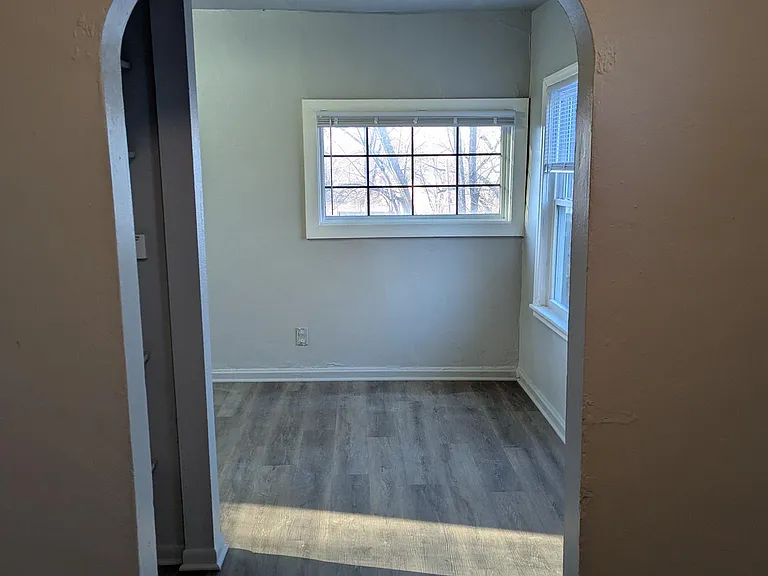 2826 Oxford St — Photo 1