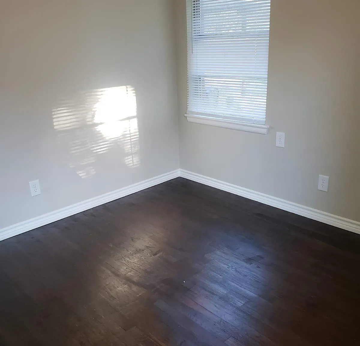 3 bed, 1047 sqft, $1,600 — Photo 3