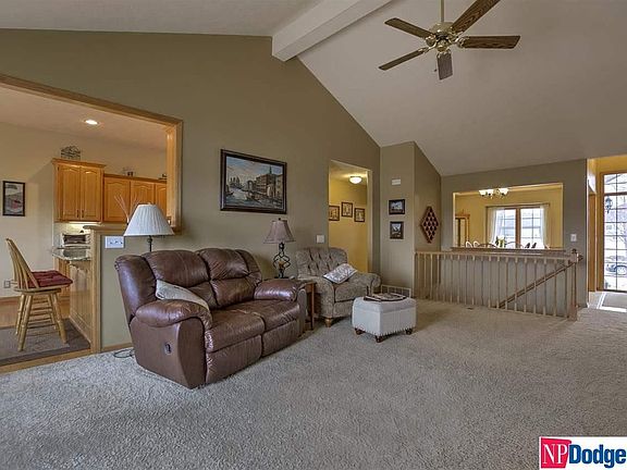 4th image of 106 Oakmont Cir