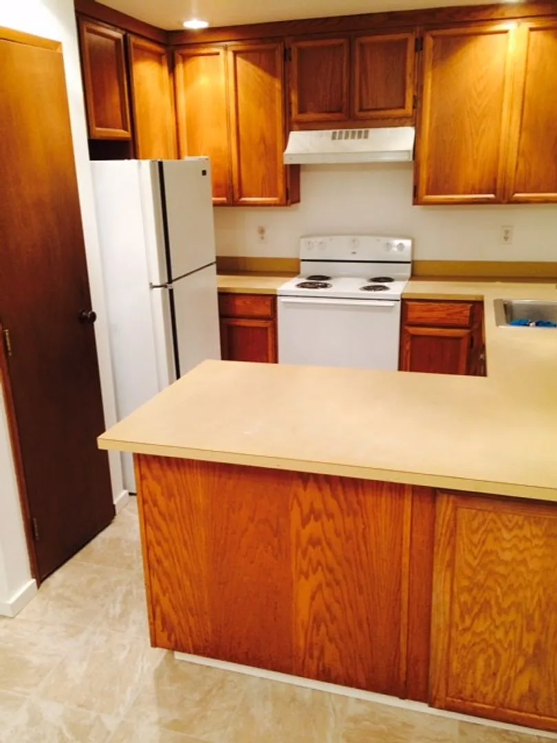 Charming 3bed/2bath Home in Convenient Redmond Location! — Photo 2
