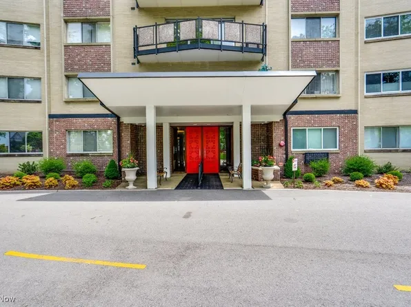255 N Portage Path APT 213, Akron, OH 44303