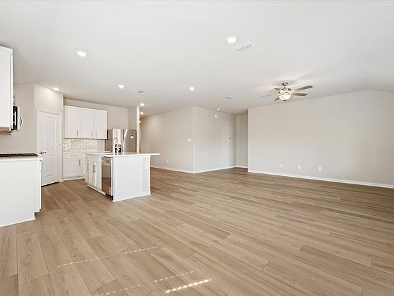 5th image of 2229 Mustang Way