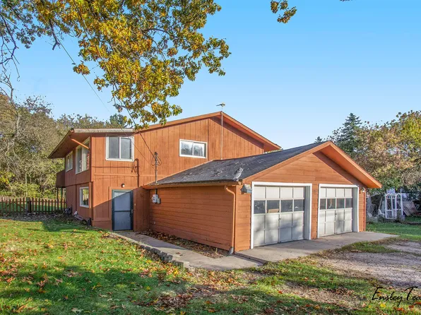16800 Trufant Ave NE, Sand Lake, MI 49343