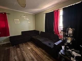 2nd image of 2465 Highview St