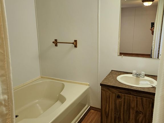 5th image of 135 McInturff Ln