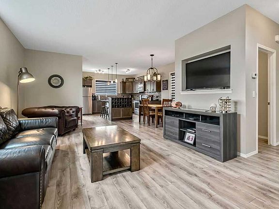 4th image of 86 W Legacy Cmn SE