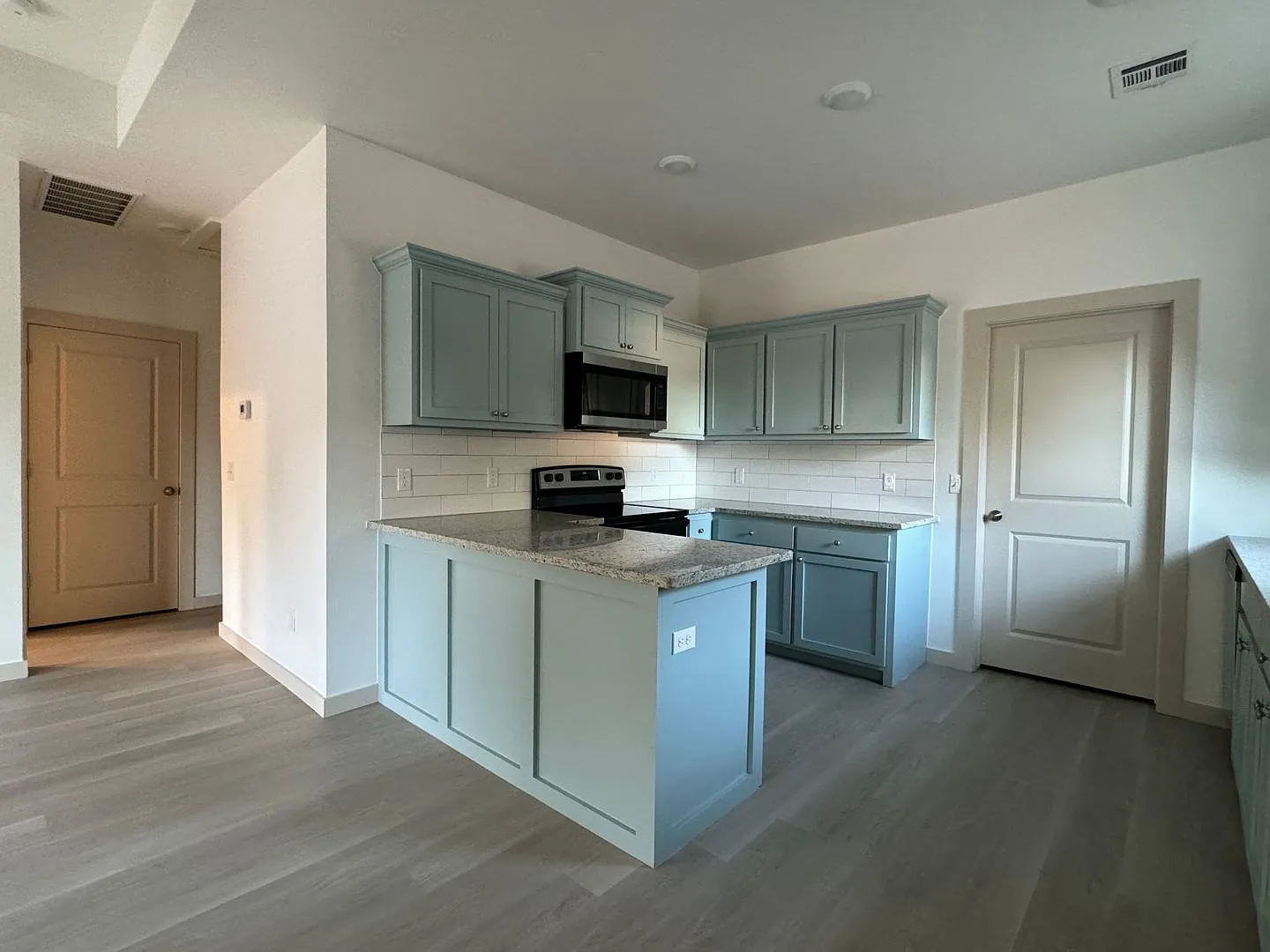1202 W Iowa- hot new listing! — Photo 3