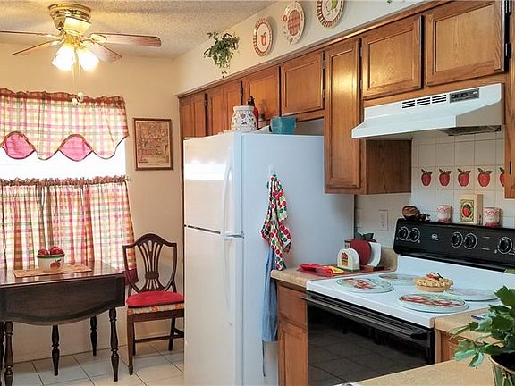 5th image of 12 Spurlock Ln