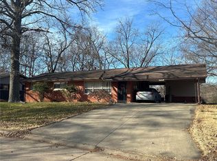 1818 Westridge Dr, Cape Girardeau, MO 63701