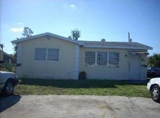 826 Cypress Dr, Lake Park, FL 33403
