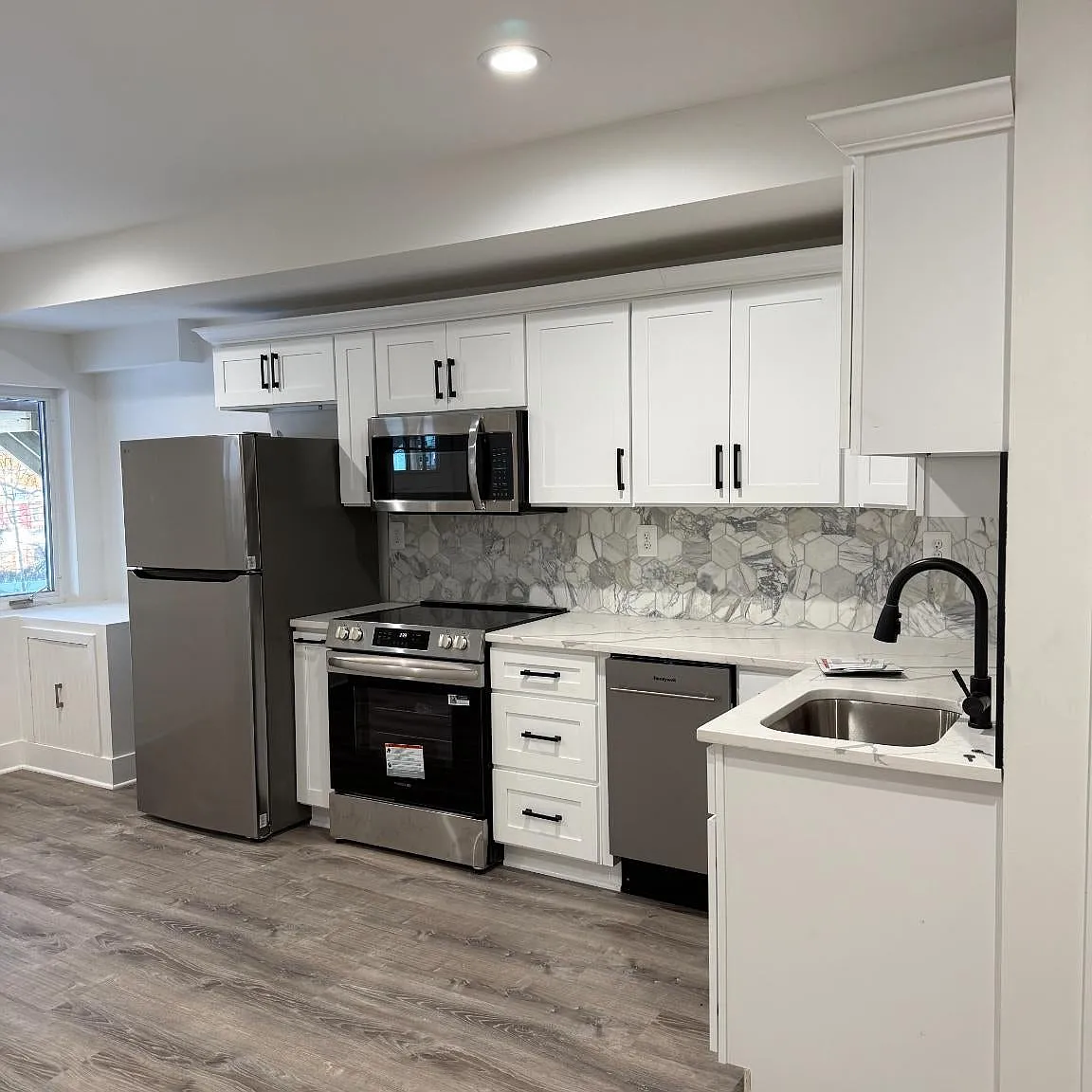 1 bed, 675 sqft, $1,600 — Photo 3