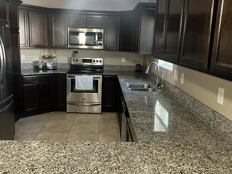 1148 E Barrus Dr — Photo 8