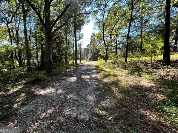 31 Creekwood Rd, Winder, GA 30680