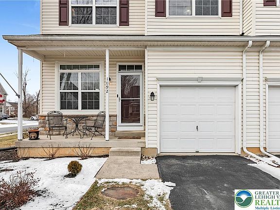 3rd image of 1092 King Way