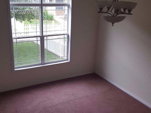 5th image of 18 Fuller Cir