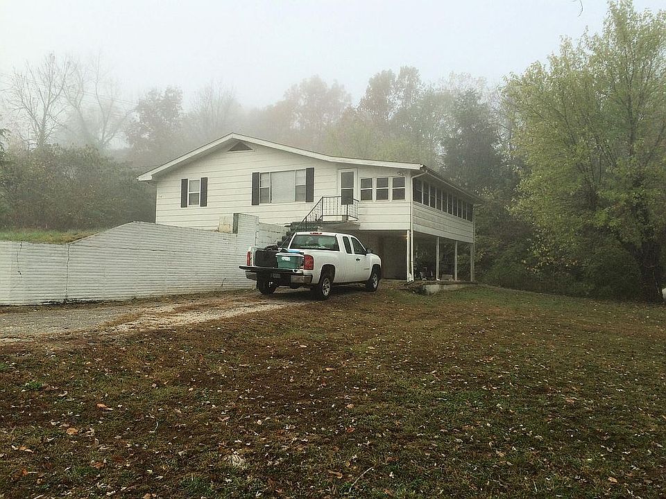 FRT VIEW-ABT 1400 SF 
UPPER 