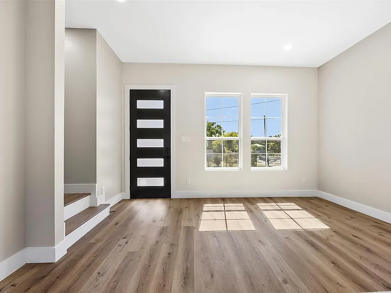 5949 Collingsworth St — Photo 12