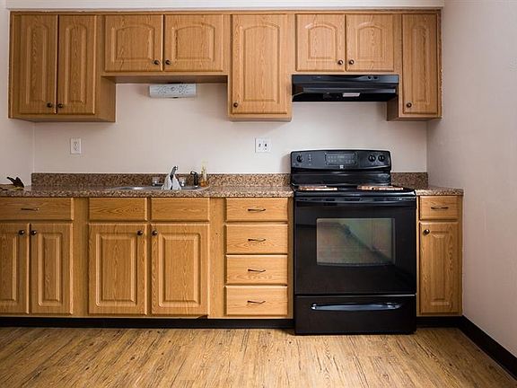 3rd image of 754 Cedarwood Dr