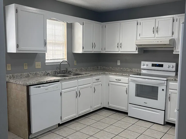 1018 Crossing Brook Way — Photo 10