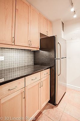 3rd image of 201 E 87th St APT 9A