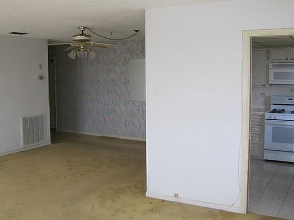 3rd image of 5623 80th St N Unit 501