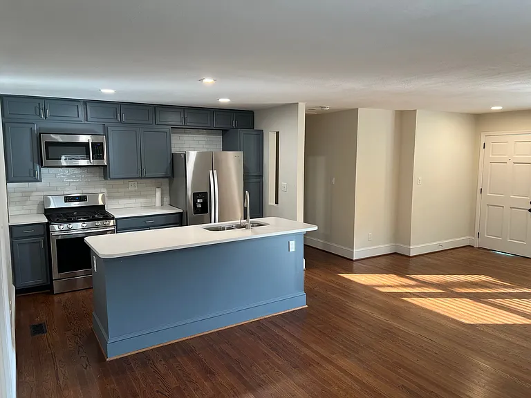 4906 Charleston Dr — Photo 4