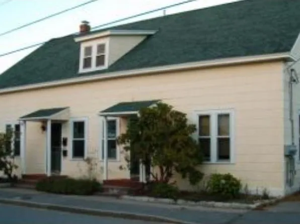 22 Nichols Ave, Newmarket, NH 03857