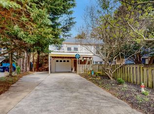 208 Colington Dr, Kill Devil Hills, NC 27948