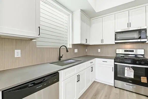 3 bed, 3.5 bath, 2092 sqft, $2,450 — Photo 1