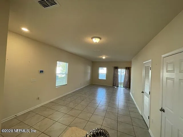 3 bed, 2.5 bath, 1502 sqft, $1,600 — Photo 2