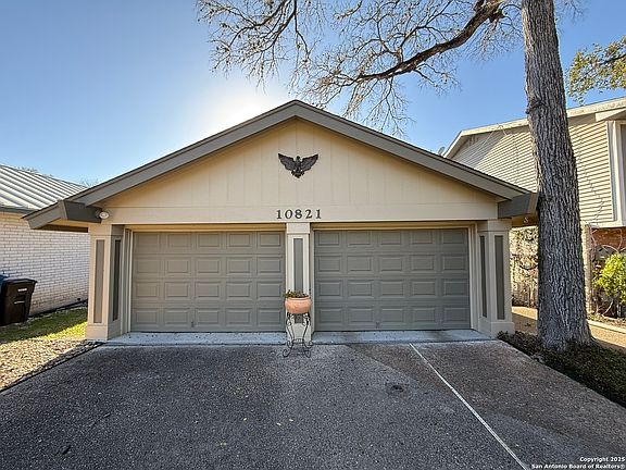 3rd image of 10821 WHISPER VALLEY ST