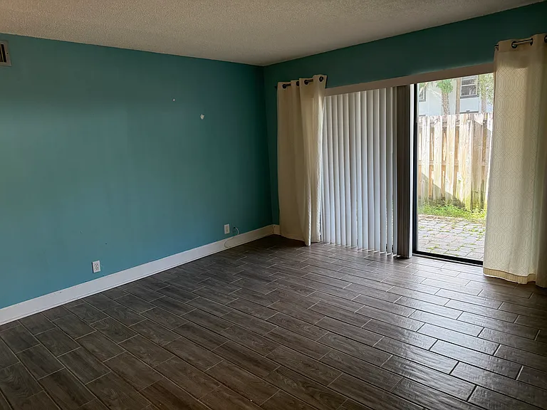 3402 Gardens East Dr #9A — Photo 11