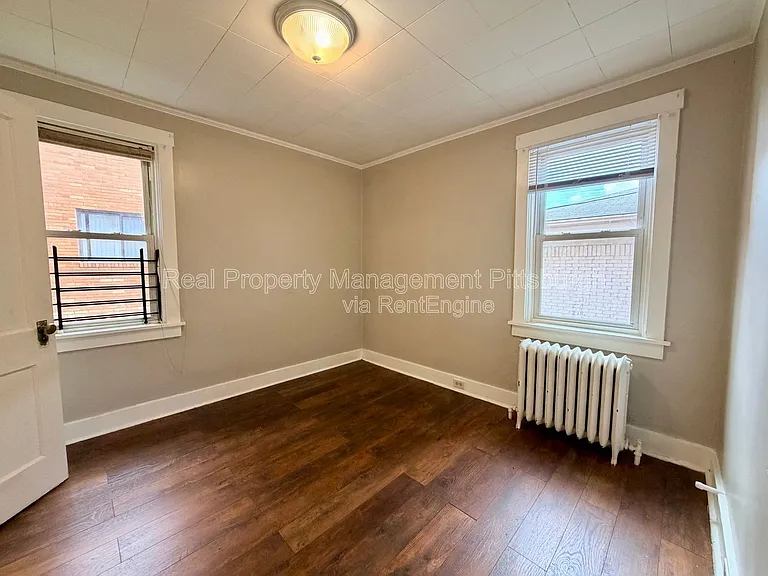 2351 Brownsville Rd — Photo 10