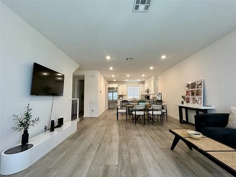 4376 Alamo Ln — Photo 5