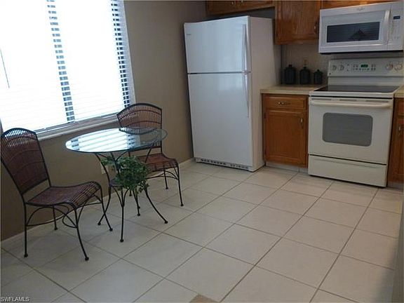 4th image of 5250 Fox Hollow Dr APT 532