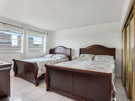 5th image of 180 NE 12th Avenue #15E