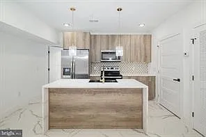 Building Photo - 2000 N Front St #BASEMENT