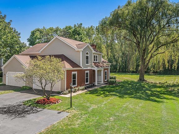 2nd image of 74 S Stonington Dr #122