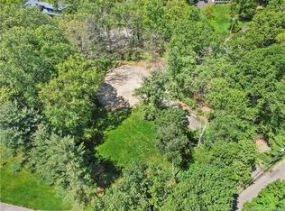 256 Butternut Ln, Stamford, CT 06903