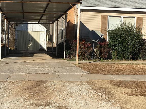 driveway and carport from street