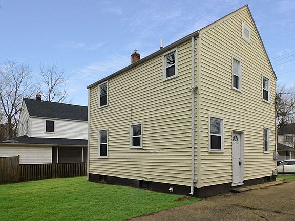 3rd image of 46471 Midway Dr